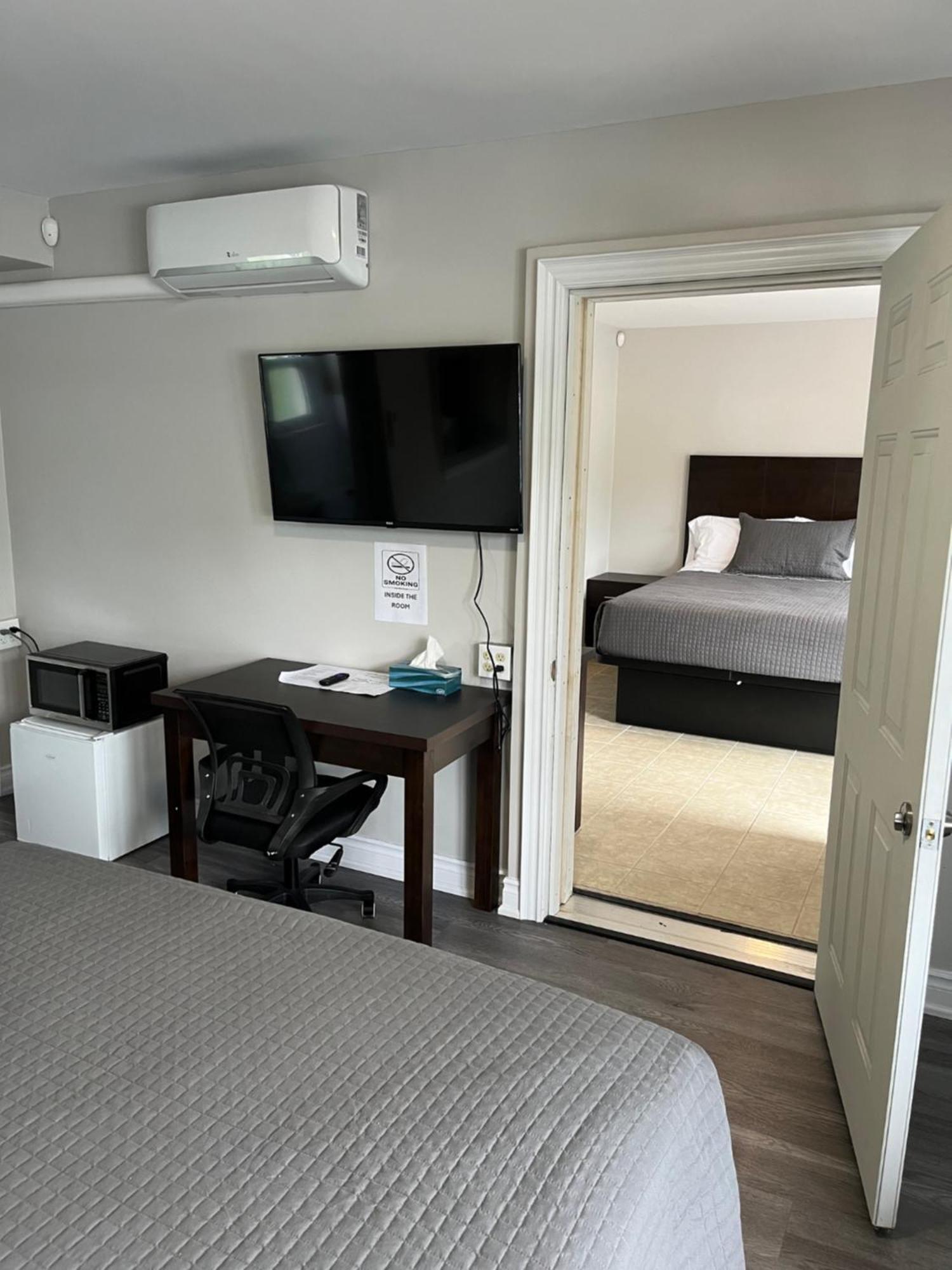 Miracle Motel Chatham-Kent Экстерьер фото